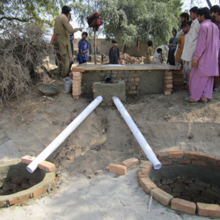 Neue Sanitäranlage in Pakistan: für mehr Hygiene im 'Land der Reinen'